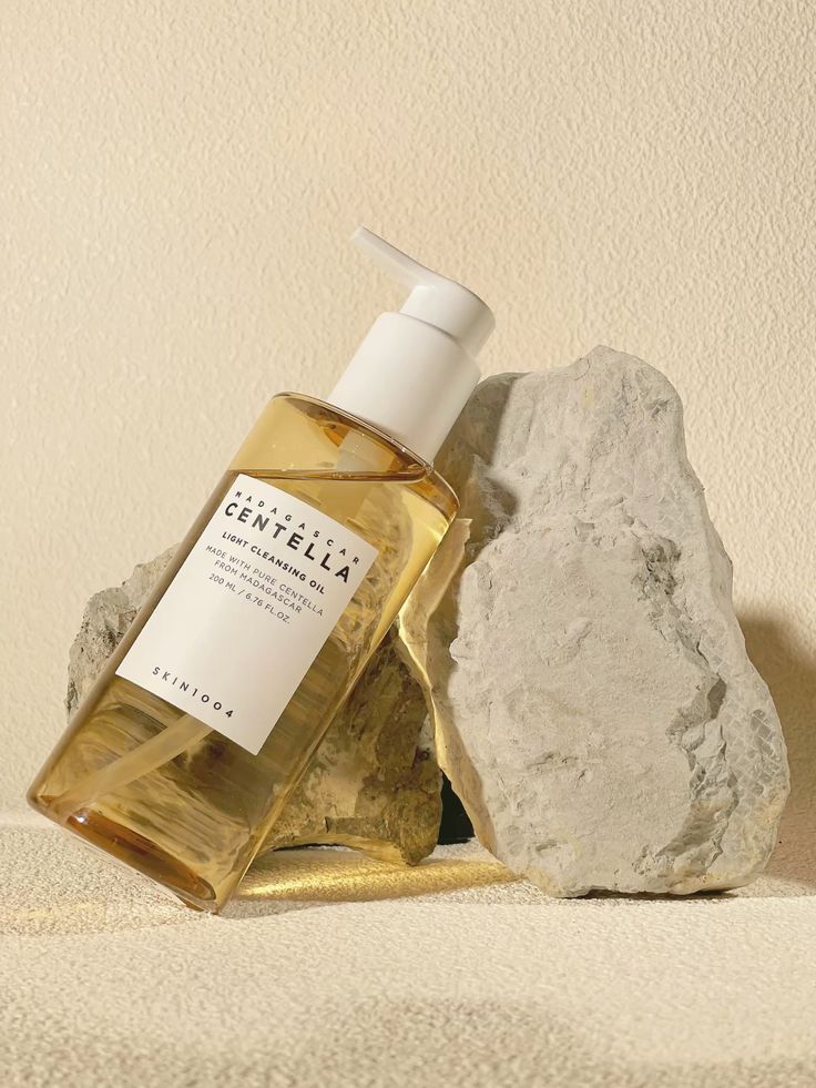 SKIN1004 Madagascar Centella - Light Cleansing Oil