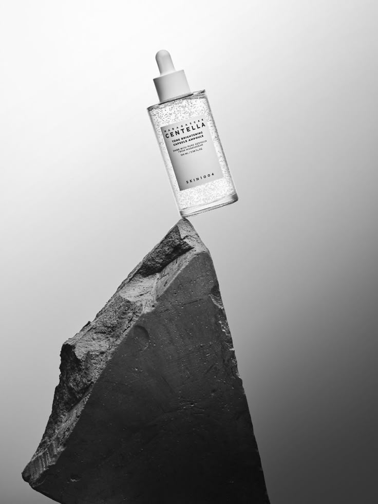 SKIN1004 - Madagascar centella Tone Brightening Capsule Ampoule